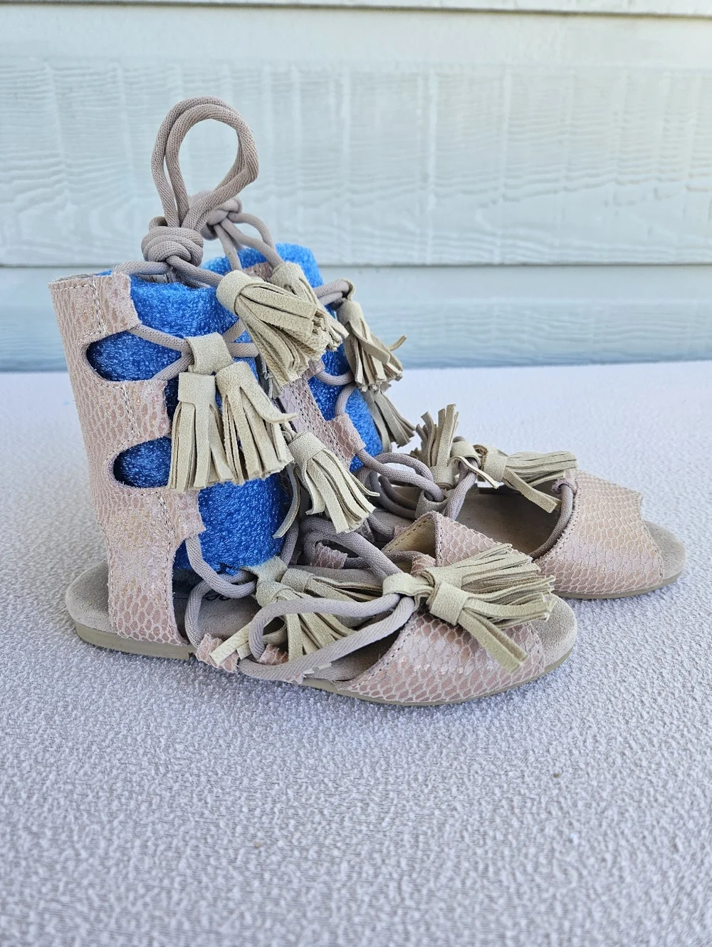 Joyfolie Imogen Nude Pink Gladiator Tassel Sandals Girl SZ 9 Boho Snakeskin Zip